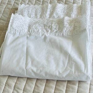 2 Top Sheets White Lace Bedding Twin Eyelet- Like New Condition